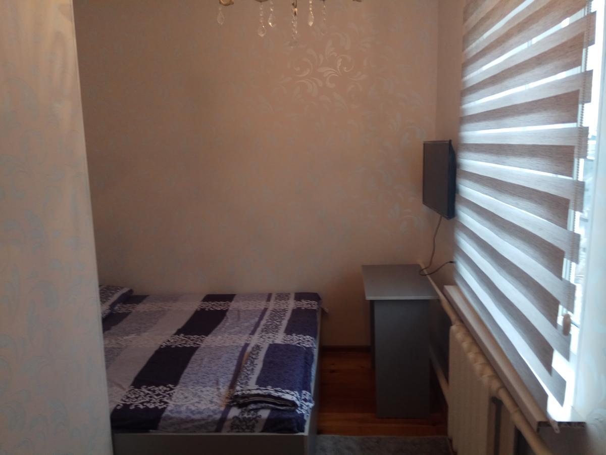 Holiday Hostel House Bishkek Esterno foto