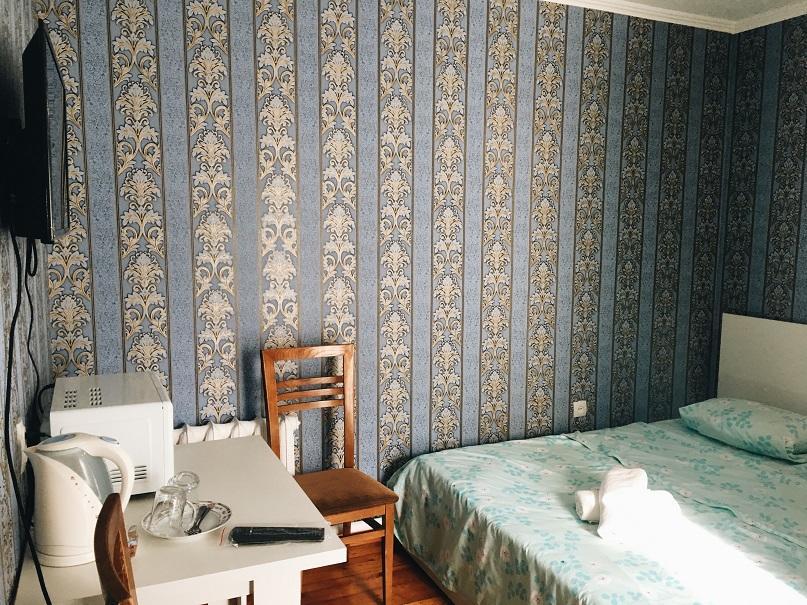 Holiday Hostel House Bishkek Esterno foto